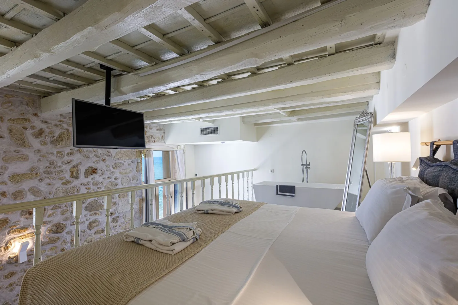 Thalassa Boutique Hotel Rethymno, Rethymno, Grčka — Suite with Side Sea View - Split Level