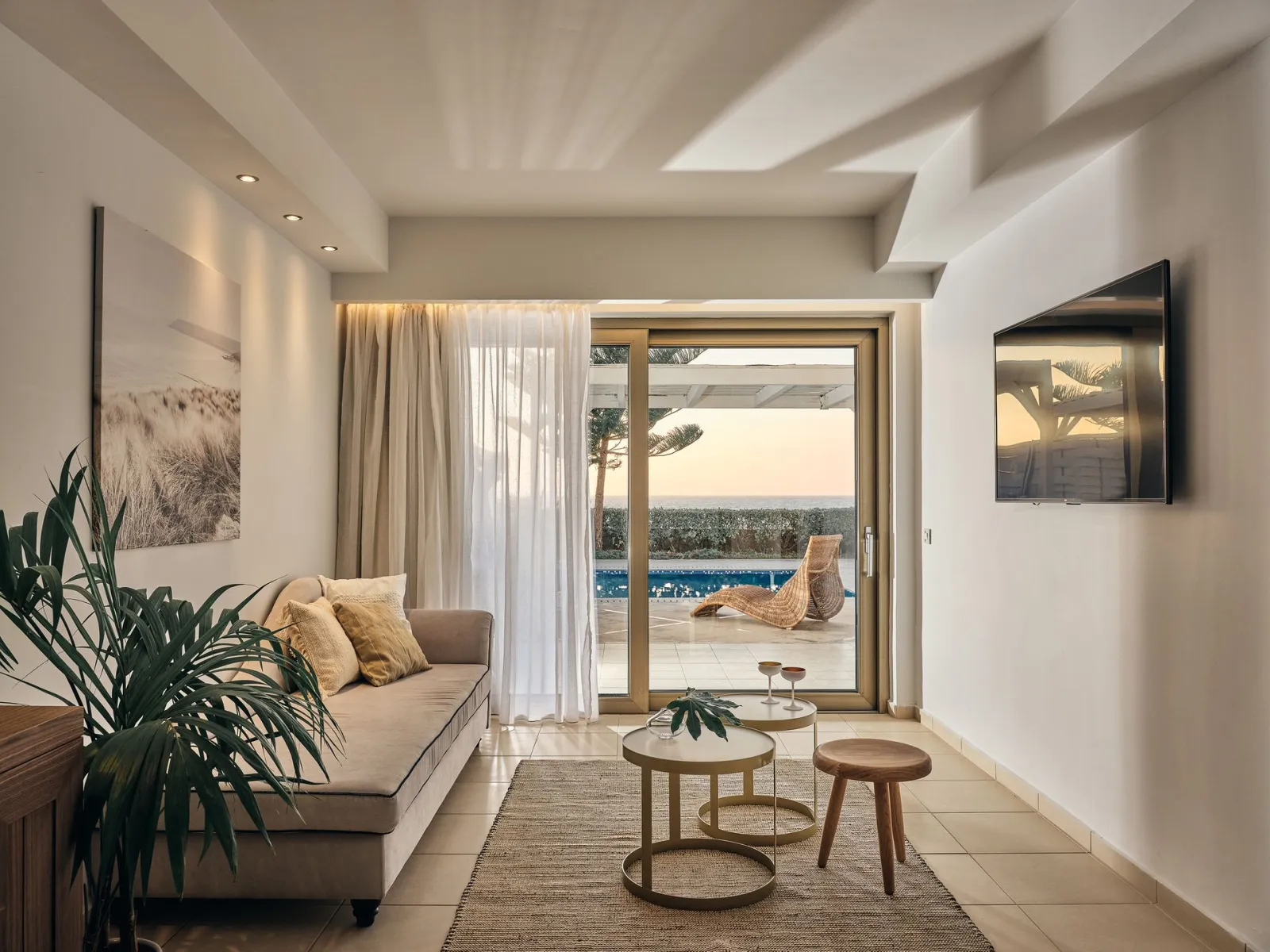 The Royal Blue Resort & Spa, Grčka — Luxury Villa Sea Front with Private Pool