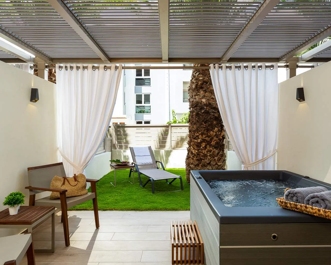 Theartemis Palace, Rethymno, Grčka — Double Room Superior Jacuzzi