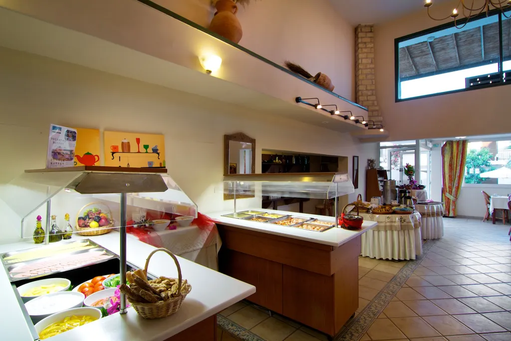 Trefon Hotel Apartments & Suites Crete, Rethymno, Grčka — fotografija 2