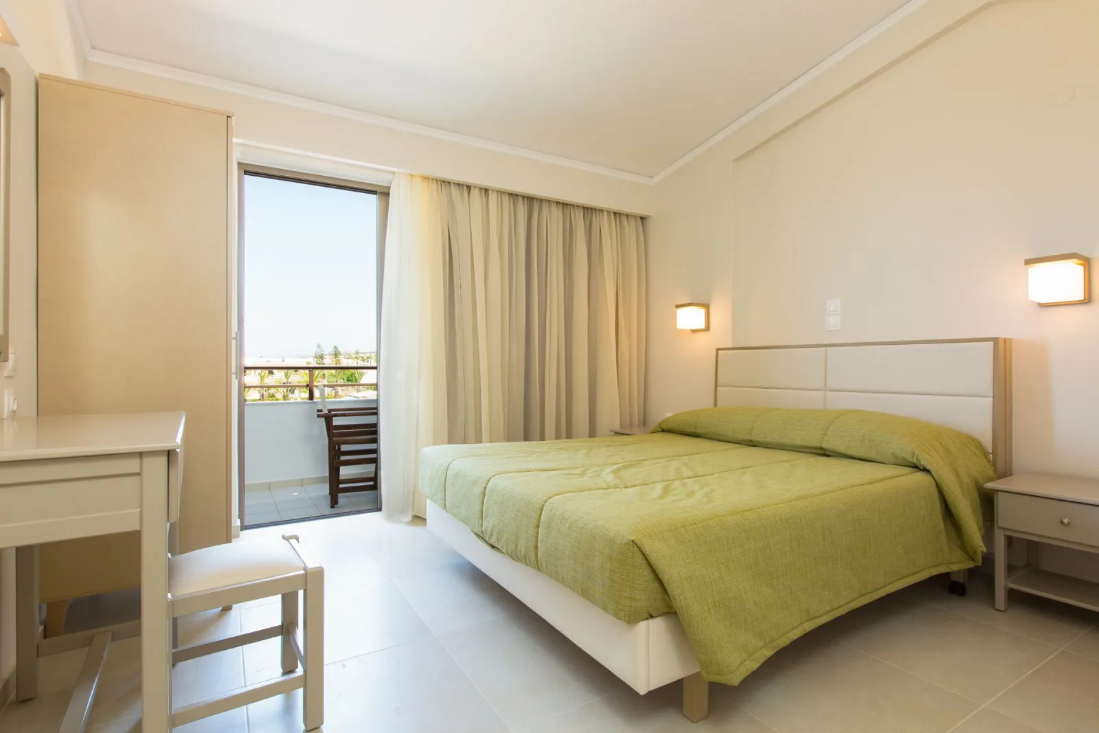Trefon Hotel Apartments & Suites Crete, Rethymno, Grčka — Superior Two Bedroom Apartment Maisonette