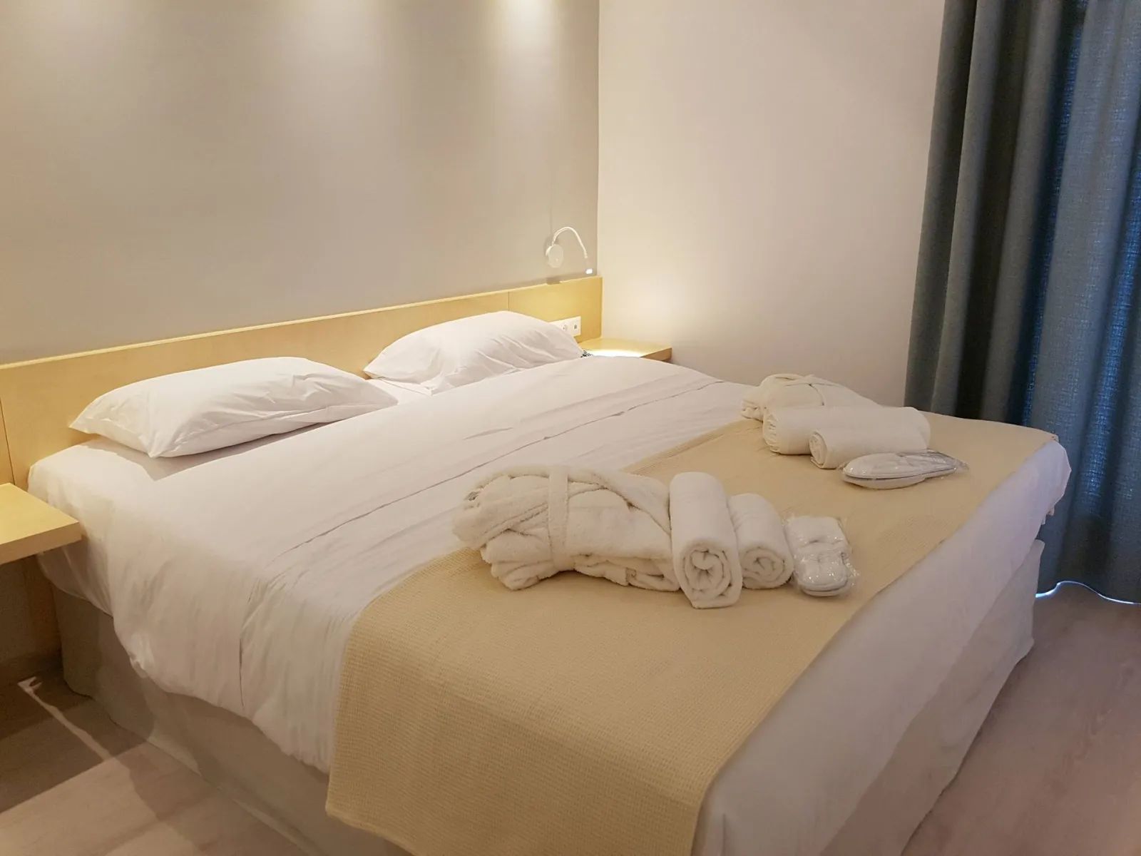 8kto Guest House Skiathos, Grad Skijatos – Kotroni, Grčka — Room VIII - Double Room with Balcony Second Floor