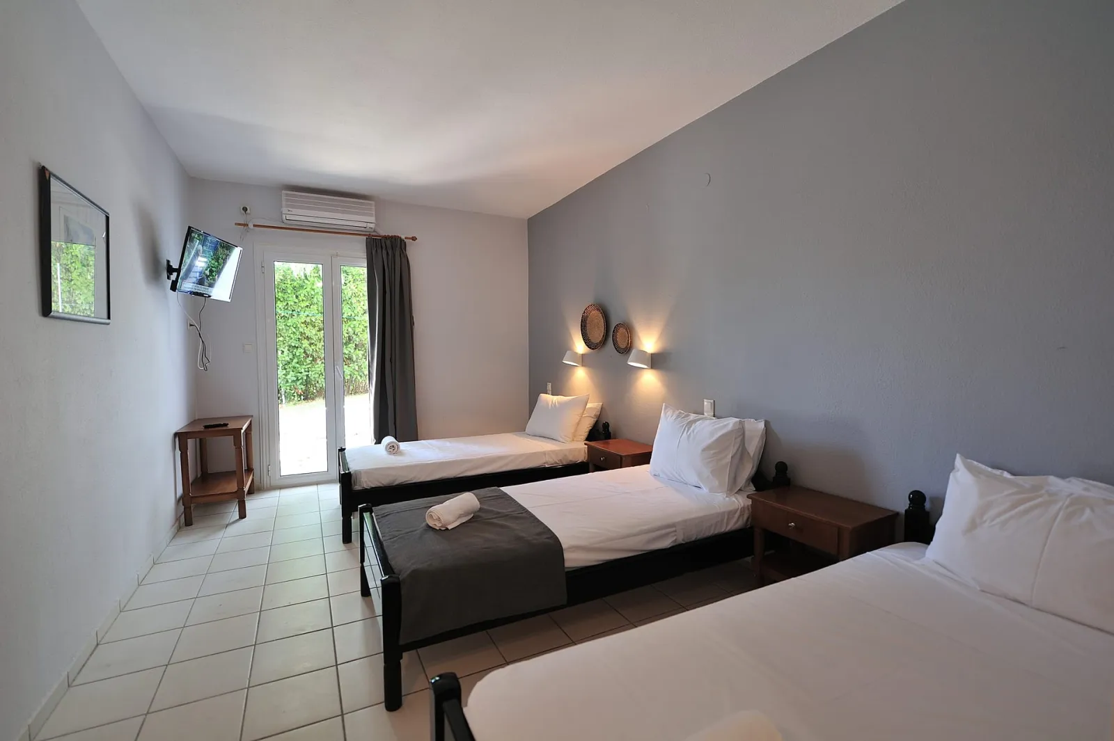 Anamar Skiathos Hotel, Pounda – Agios Georgios, Grčka — Triple Room with Private Balcony
