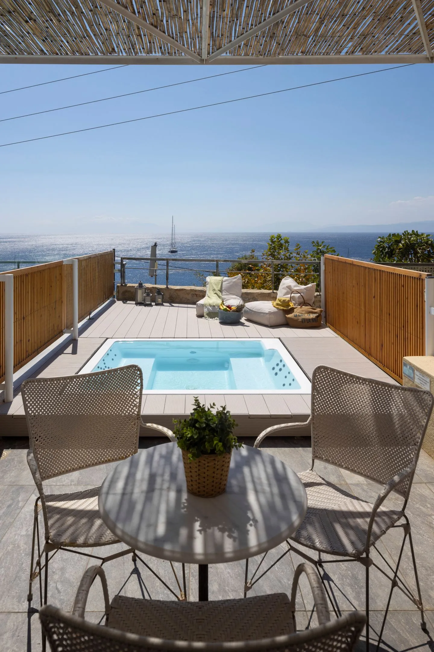 Atrium Hotel Skiathos, Agia Paraskevi – Platanias, Grčka — Junior Suite with Jacuzzi and Sea View