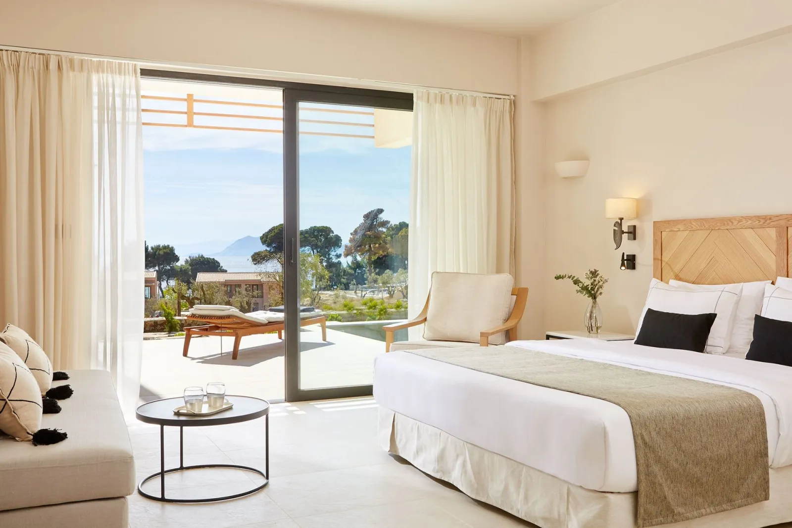 Elivi Skiathos, Koukounaries, Grčka — Interconnected Suite Private Pool | Nest Grove Rooms Villas & Suites