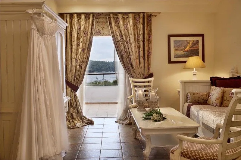 Princess Resort Skiathos SANTIKOS COLLECTION, Agia Paraskevi, Grčka — Deluxe Suite