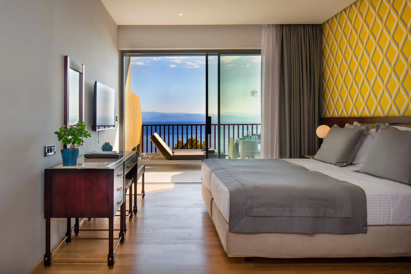 The Skiathos Palace Hotel, Kukunaries, Grčka — Executive Plus with Panoramic Sea View