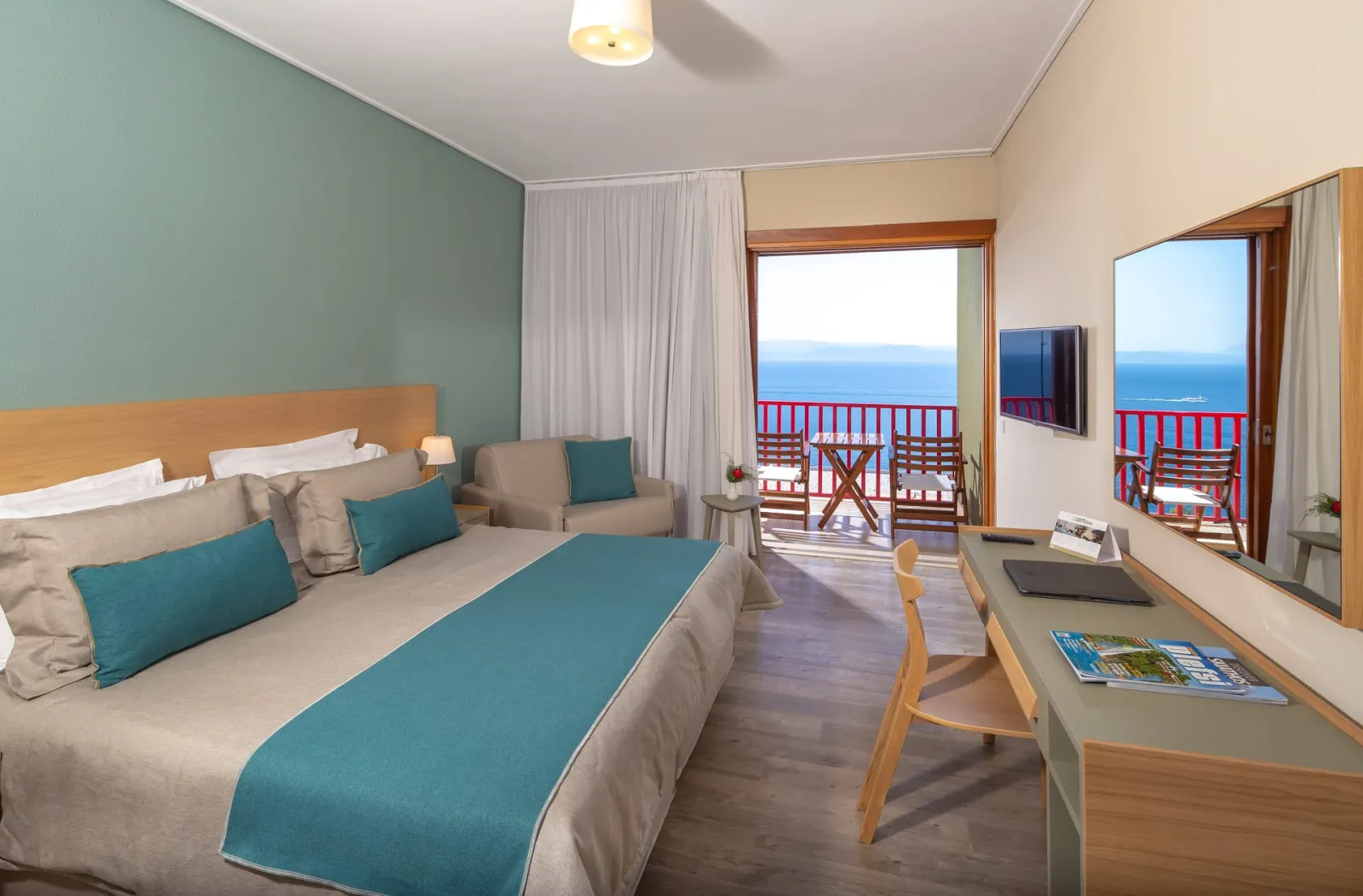 The Skiathos Palace Hotel, Kukunaries, Grčka — Standard Room with Sea View