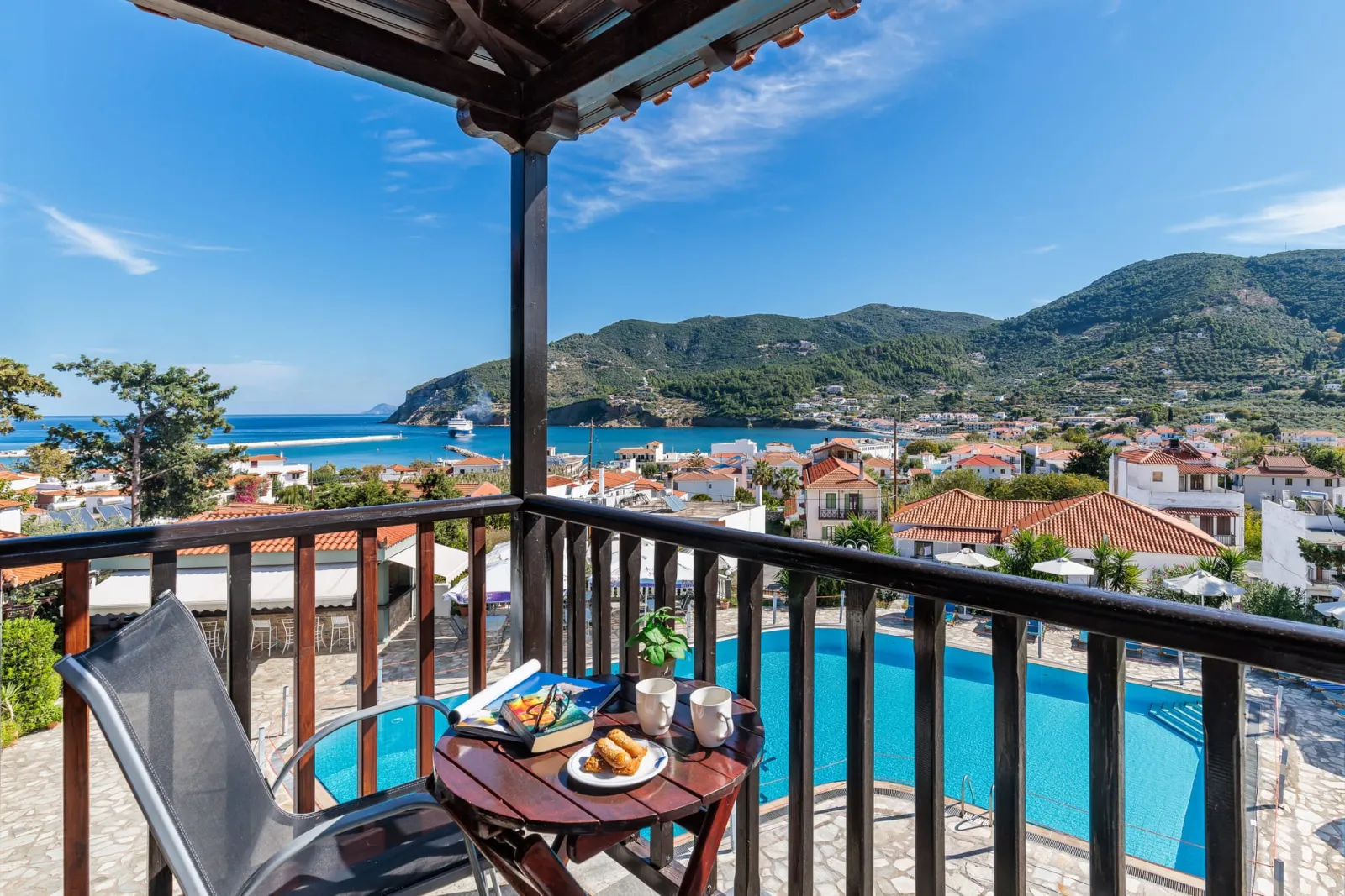Hotel Dionyssos, Skopelos – Chora, Grčka — Side Sea & Pool View Room