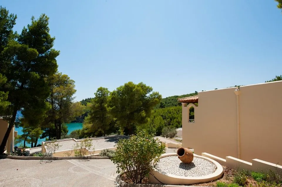 Alonissos Beach Bungalows & Suites Hotel, Milia, Grčka — Classic Triple Bungalow