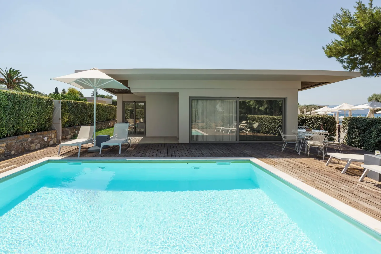 Amaronda Resort & Spa Eretria, Eretria, Grčka — Beachfront Two Bedroom Villa Danai with Private Pool