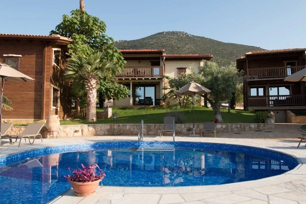Anthidon Estate, Grčka — The Farmwood Cottage - 2 Bedroom Villa with Sauna & Shared Pool