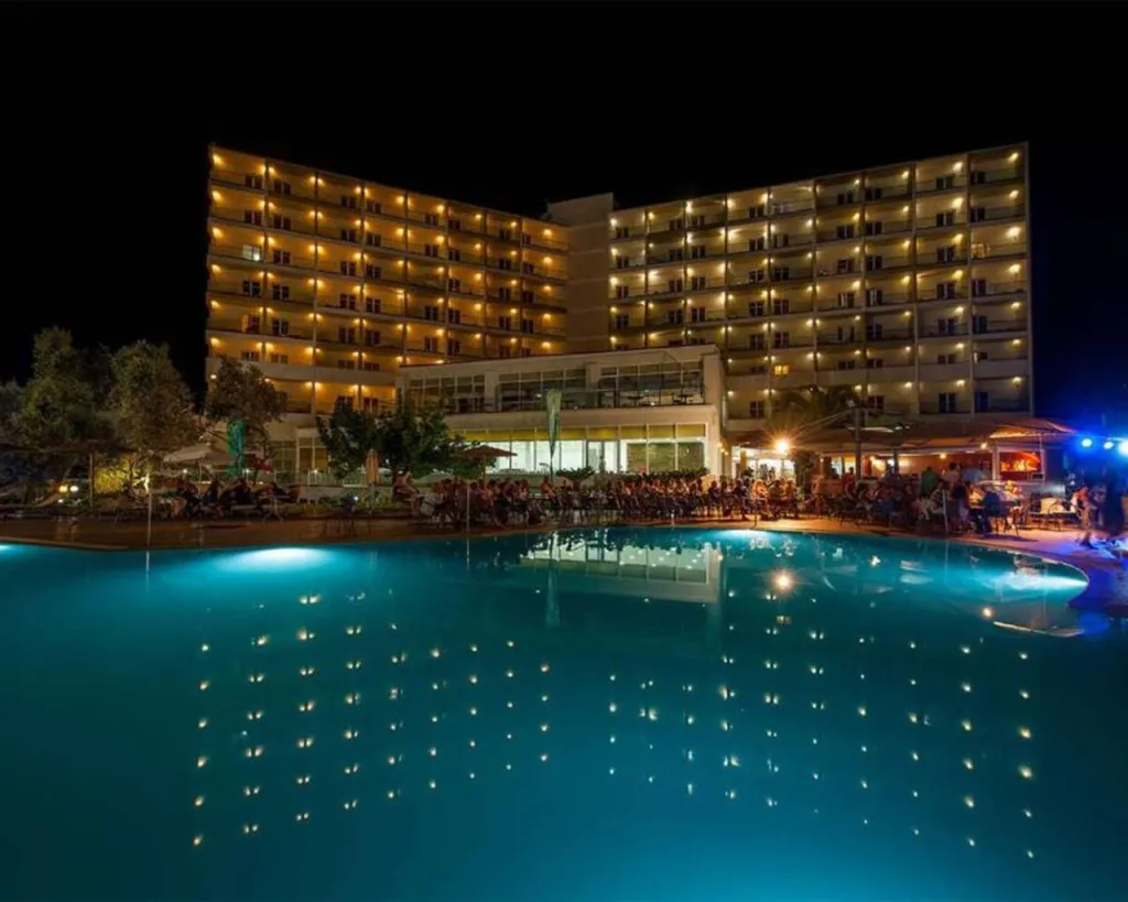 Evia Riviera Resort By Anayia All-Inclusive Resorts, Amirantos, Grčka — fotografija 1