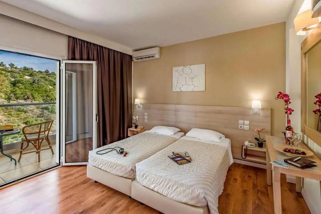 Evia Riviera Resort By Anayia All-Inclusive Resorts, Amirantos, Grčka — Classic Double or Twin Room Land View