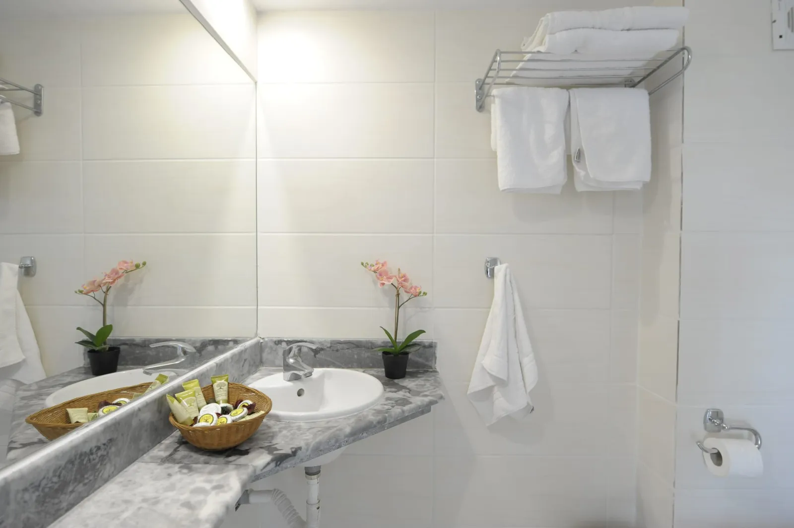 Evia Riviera Resort By Anayia All-Inclusive Resorts, Amirantos, Grčka — Classic Double or Twin Room Side Sea View