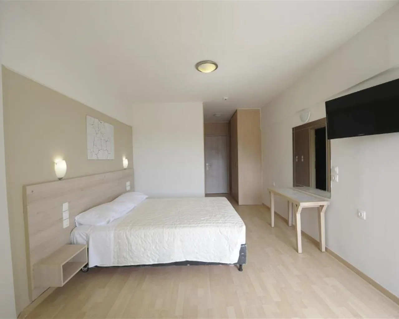 Evia Riviera Resort By Anayia All-Inclusive Resorts, Amirantos, Grčka — Double Room Classic or Twin Land View