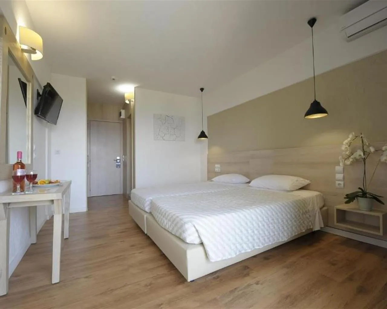 Evia Riviera Resort By Anayia All-Inclusive Resorts, Amirantos, Grčka — Double Room Classic or Twin Side Sea View