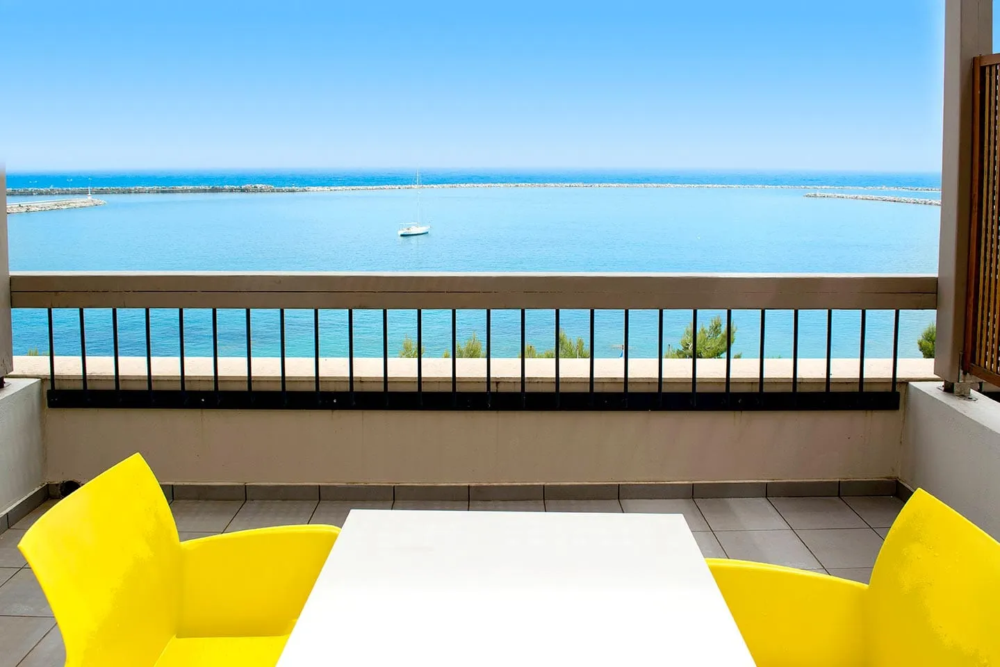 Kymi Palace Hotel, Grčka — Executive Room Sea View 30sqm