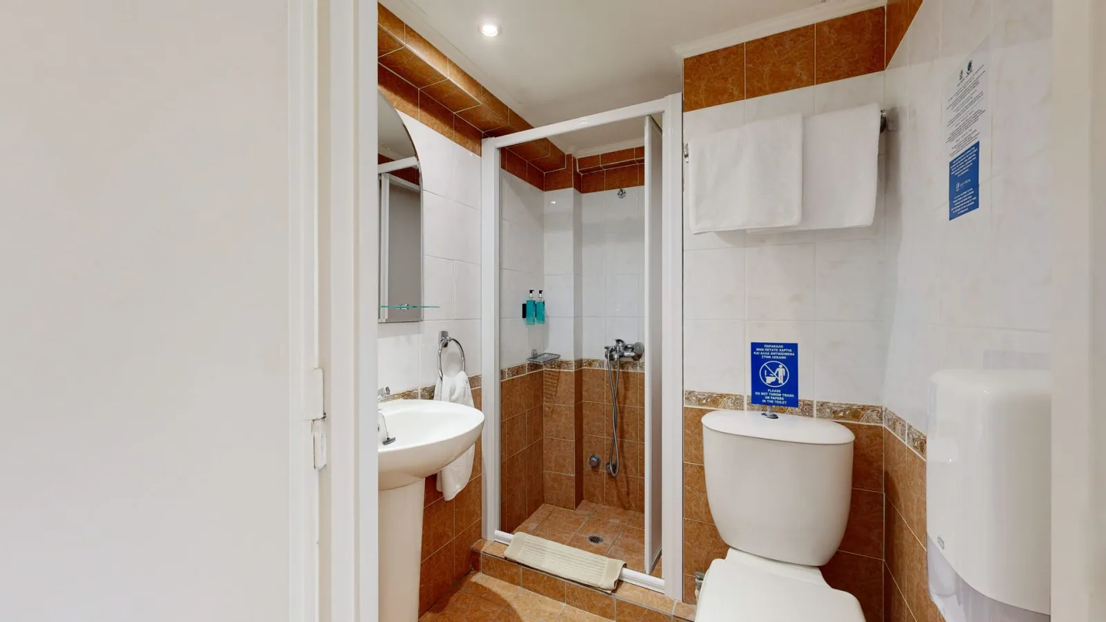 Lucy Hotel Chalkida, Halkida, Grčka — Small Double Room