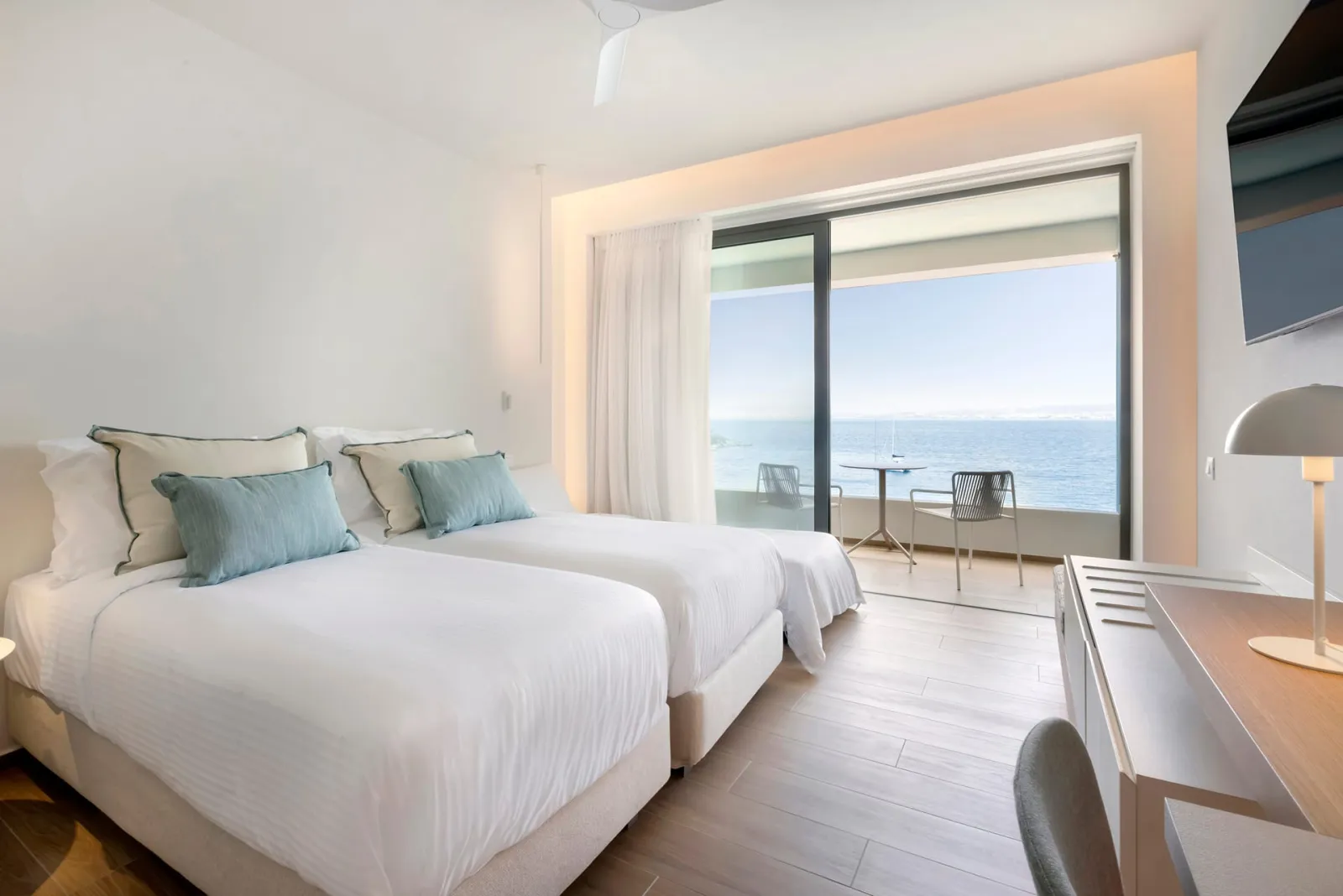 Mirage Chalkida City Resort, Halkida, Grčka — Superior Triple Sea View