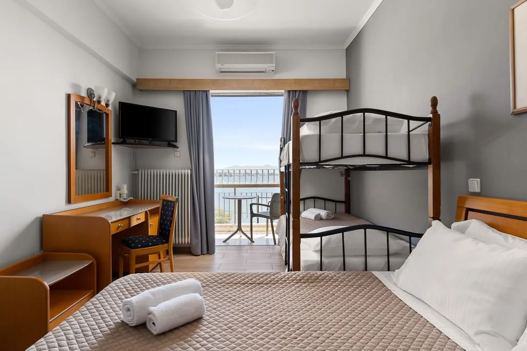 Stefania Beach Hotel By Anayia All-Inclusive Resorts, Amirantos, Grčka — Family Room with Bunk Bed Surroundings