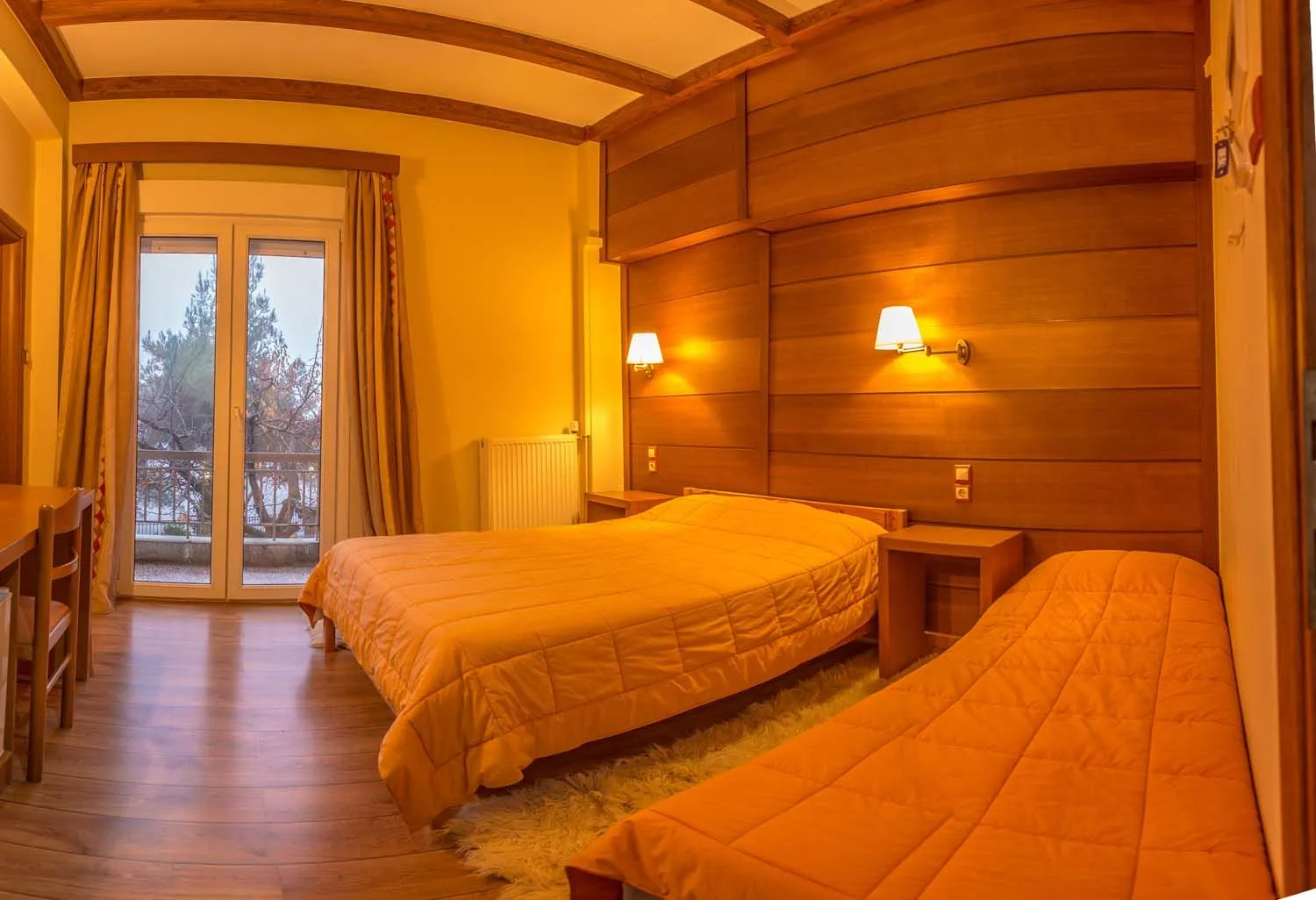 Steni Hotel Evia, Steni, Grčka — Rainbow Triple Room