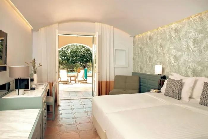 Zeus Eretria Hotel & Spa Resort, Eretria, Grčka — Bungalow For Single Use Prestige Sharing Pool Garden View