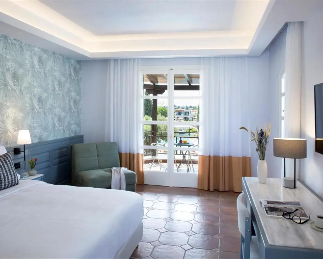 Zeus Eretria Hotel & Spa Resort, Eretria, Grčka — Bungalow Harmony Pool View