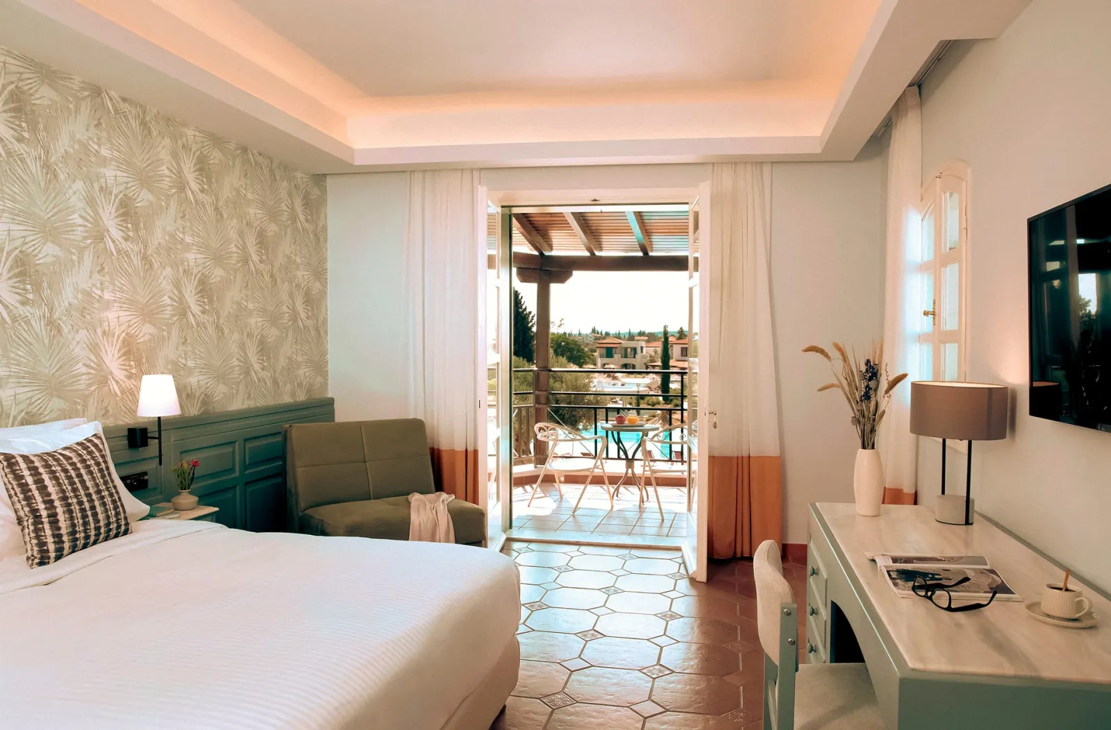 Zeus Eretria Hotel & Spa Resort, Eretria, Grčka — Harmony Bungalow Pool View