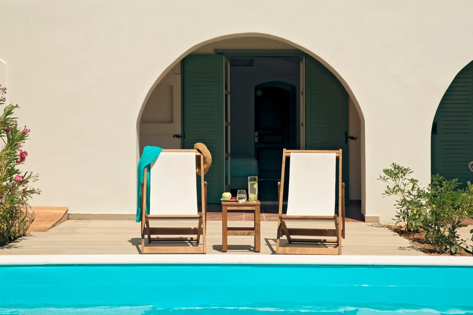 Zeus Eretria Hotel & Spa Resort, Eretria, Grčka — Prestige Bungalow Garden View Sharing Pool