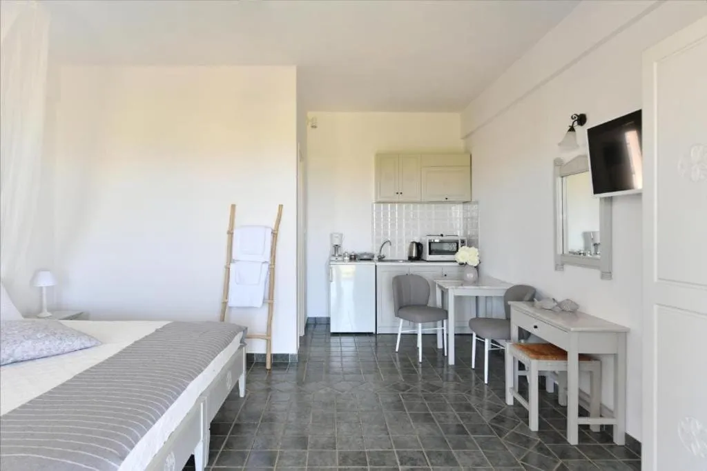 Agrabeli Paros, Nausa, Grčka — Deluxe Studio No.7