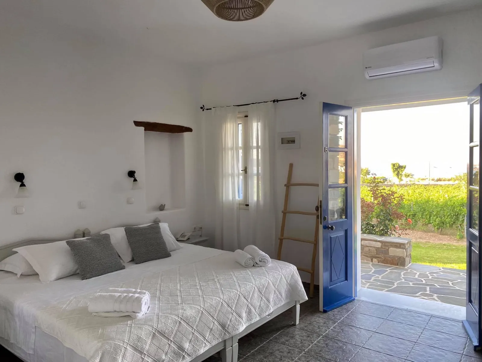 Agrabeli Paros, Nausa, Grčka — Deluxe Two Persons Room No.6