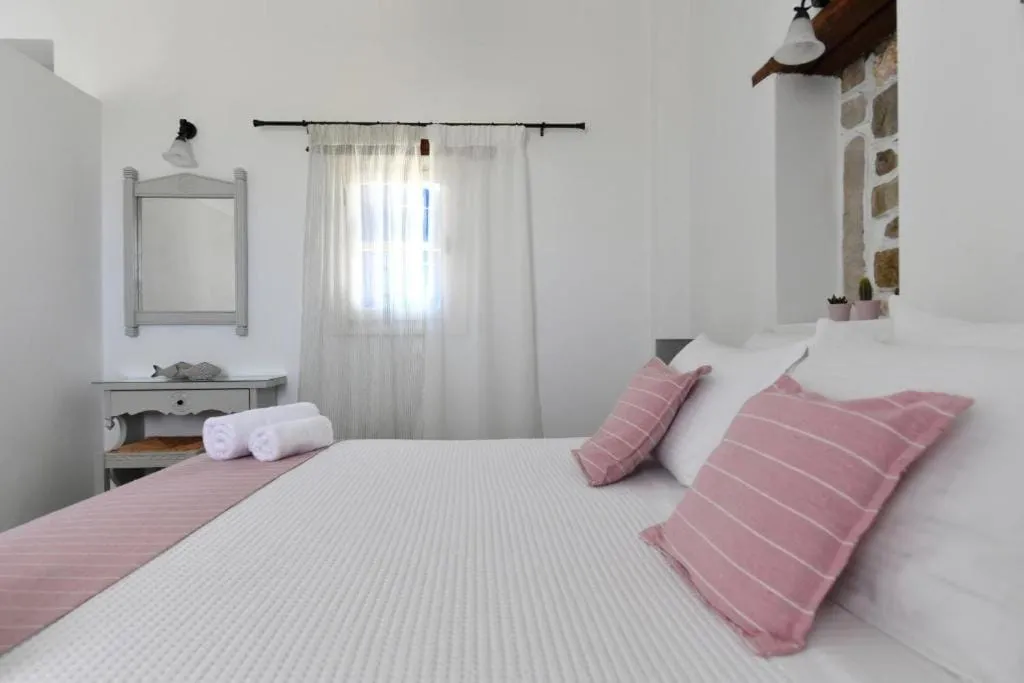 Agrabeli Paros, Nausa, Grčka — Executive Three Persons Room No.8