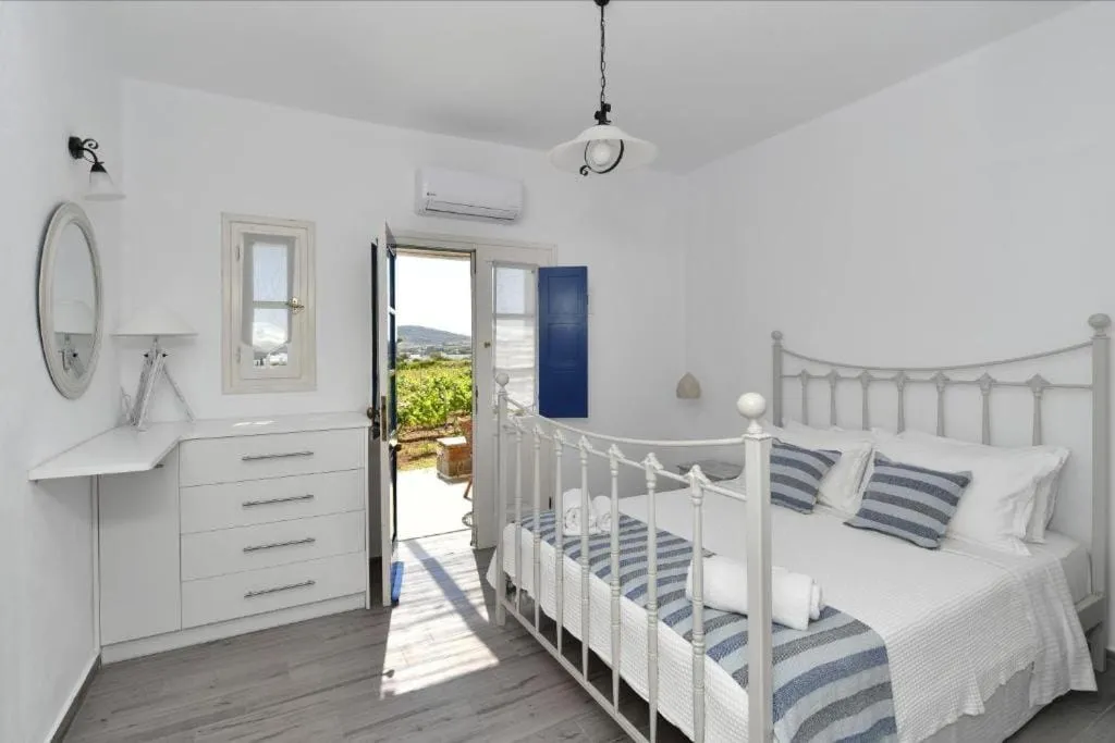 Agrabeli Paros, Nausa, Grčka — Two Bedrooms Apartment No.1