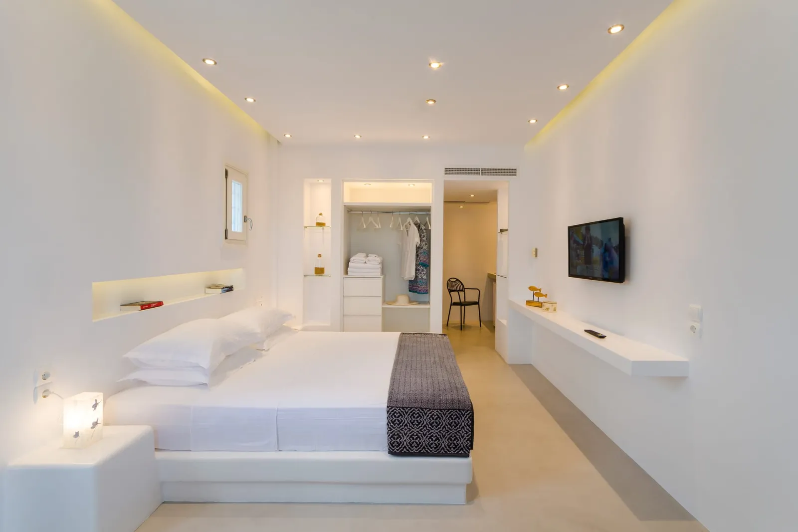 Alexandros Apartments Paros, Nausa, Grčka — Deluxe Double Room with Sea View (Pool Level)