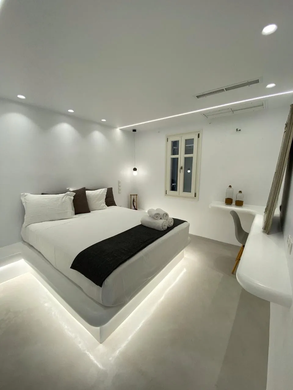 Alexandros Apartments Paros, Nausa, Grčka — Family Room with Sea View (Pool Level)