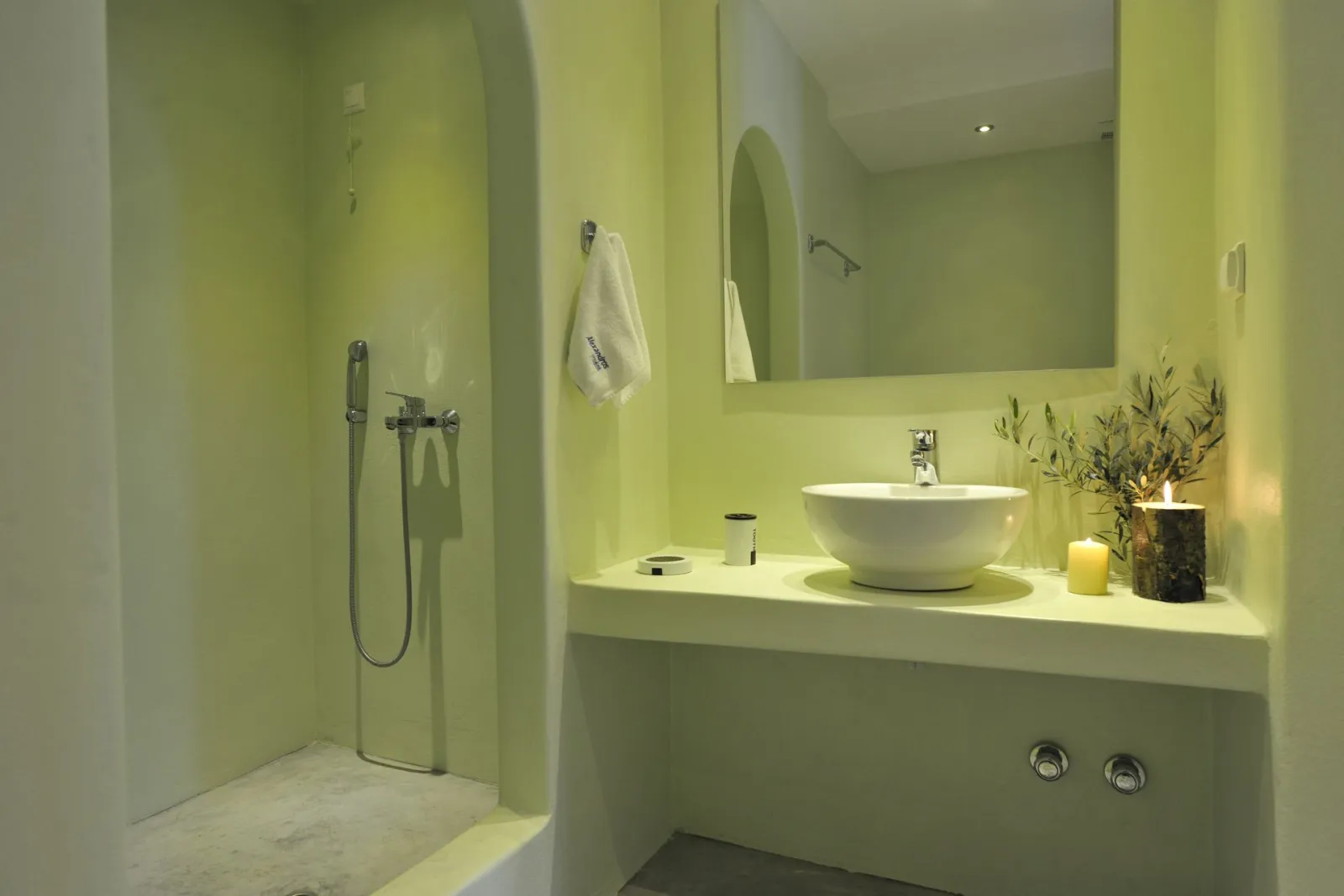 Alexandros Apartments Paros, Nausa, Grčka — Junior Suite With Courtyard