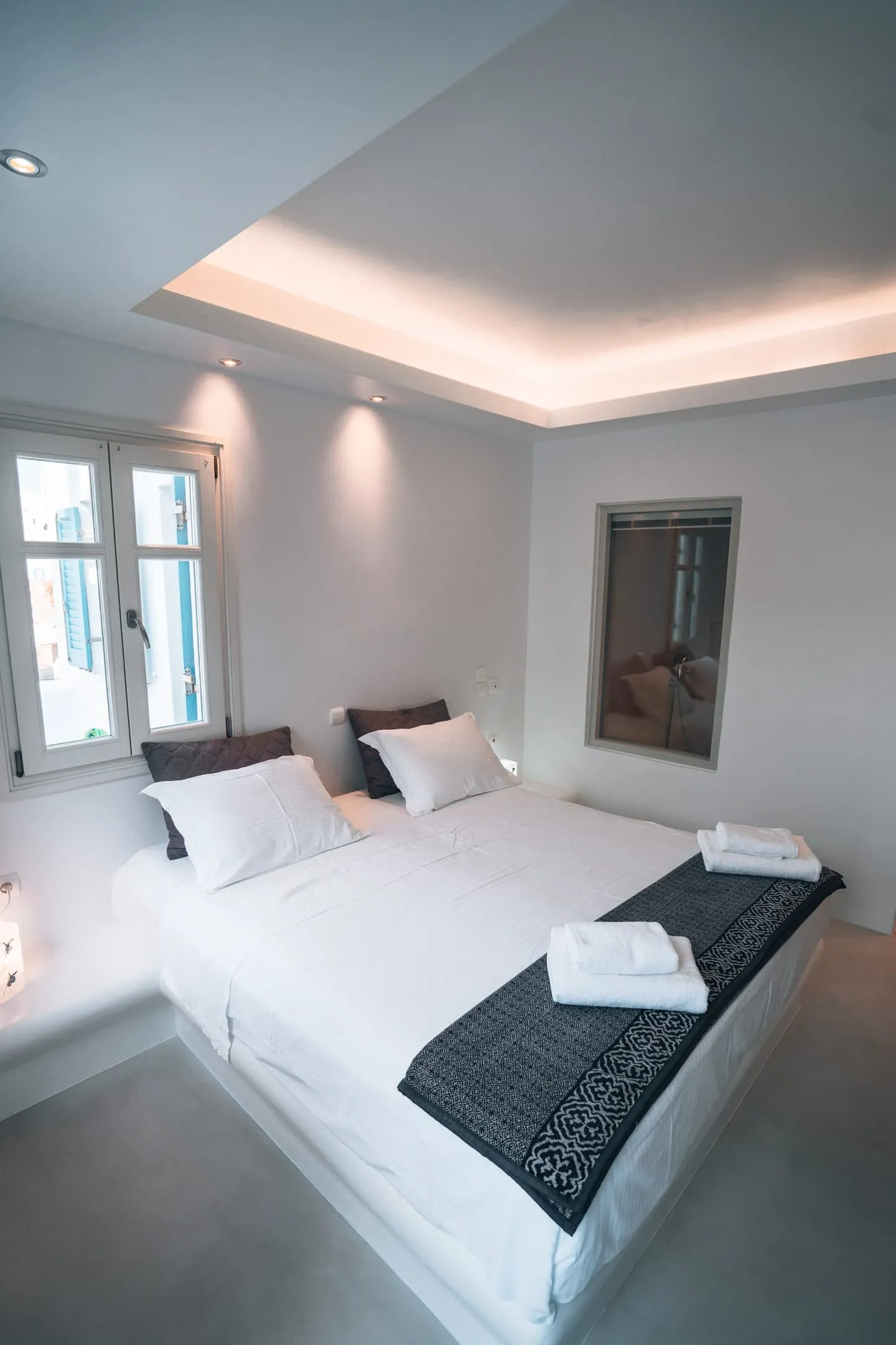 Alexandros Apartments Paros, Nausa, Grčka — Superior Double Room with Patio
