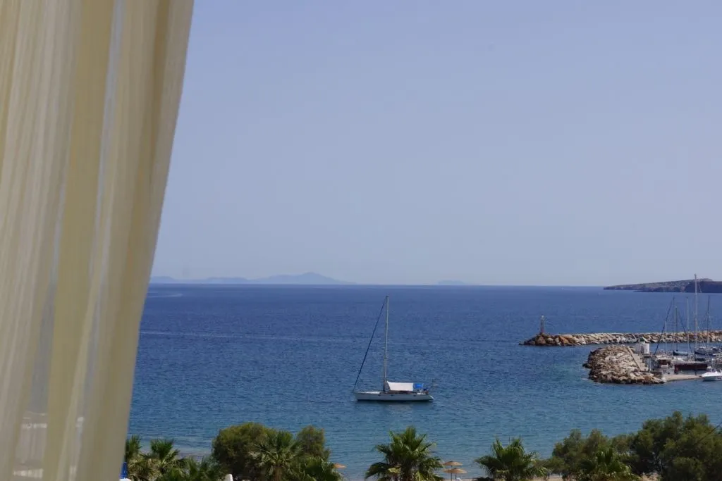 Alexandros Apartments Paros, Nausa, Grčka — Two-Bedroom Suite with Sea View (Split-Level)