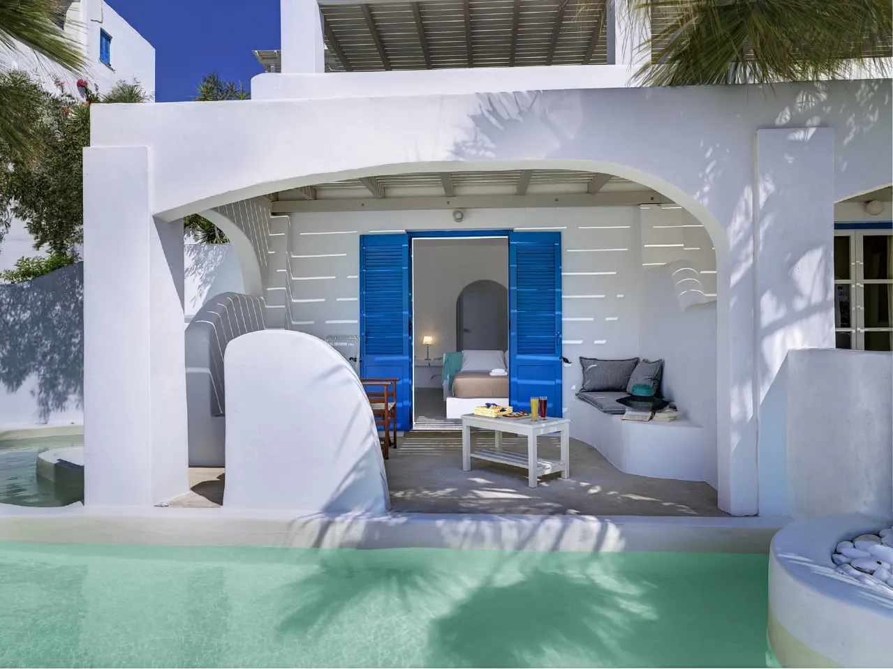 Aloni Hotel Paros, Drios, Grčka — Elegant suite with Private Plunge Pool