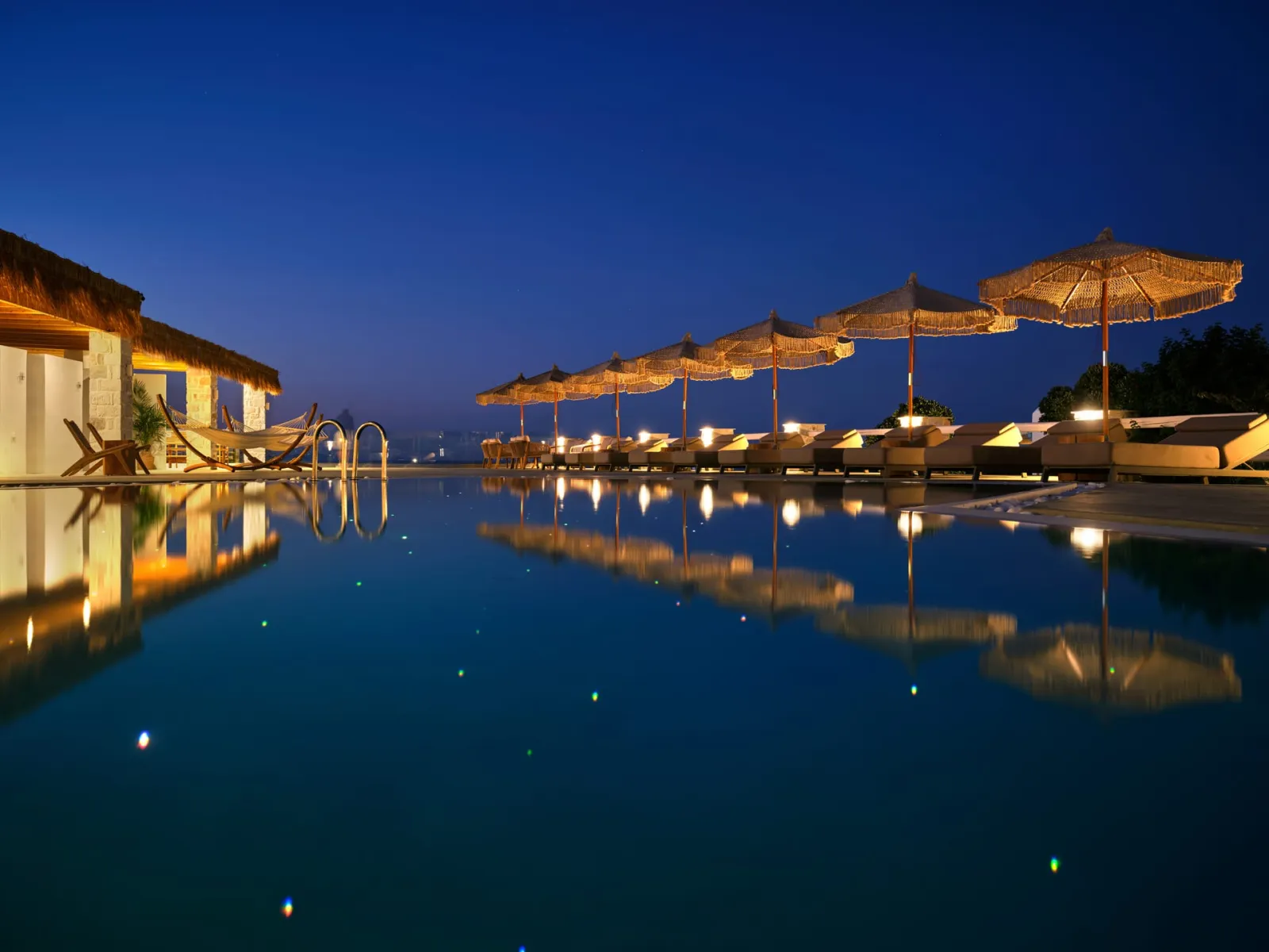 Blue Mare Villas Paros, Nausa, Grčka — Corali Suite