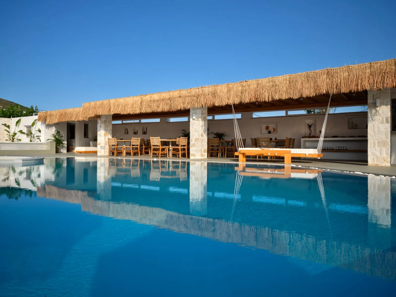 Blue Mare Villas Paros, Nausa, Grčka — Villa Vrachos with Private Pool