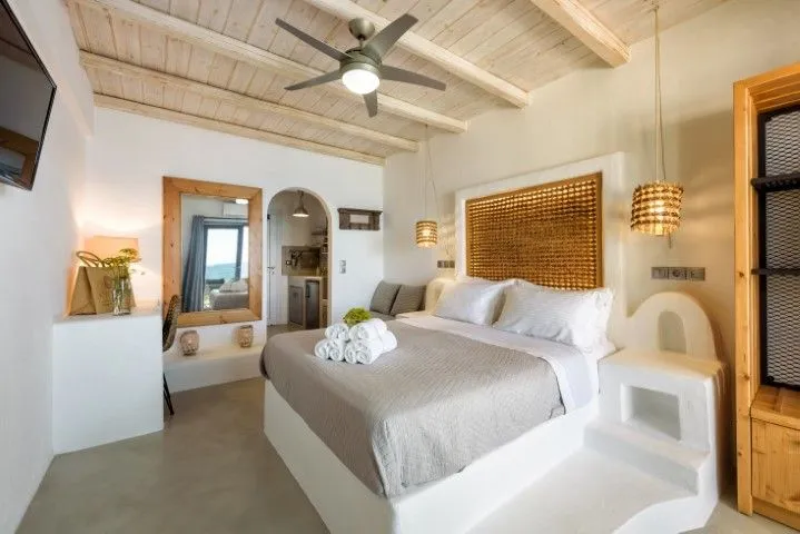 Blue Waves Suites & Apartments Paros, Drios, Grčka — Suite with Sea View