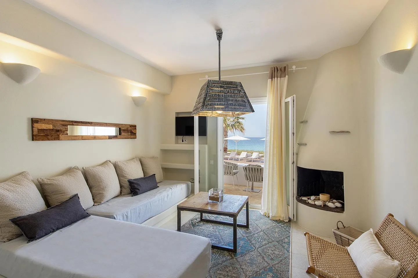 Boudari Boutique Hotel & Suites Paros, Drios, Grčka — Seafront Superior  Deluxe Suite (5 pax)