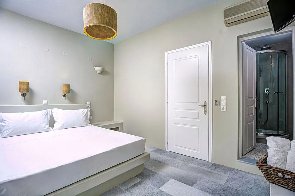Boudari Boutique Hotel & Suites Paros, Drios, Grčka — Standard Triple Room