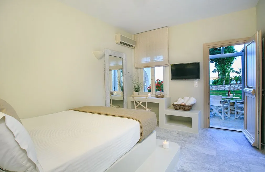 Boudari Boutique Hotel & Suites Paros, Drios, Grčka — Superior Quarduple Studio