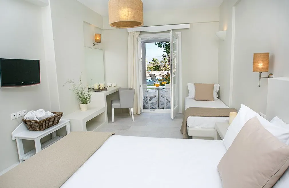 Boudari Boutique Hotel & Suites Paros, Drios, Grčka — Superior Triple Studio
