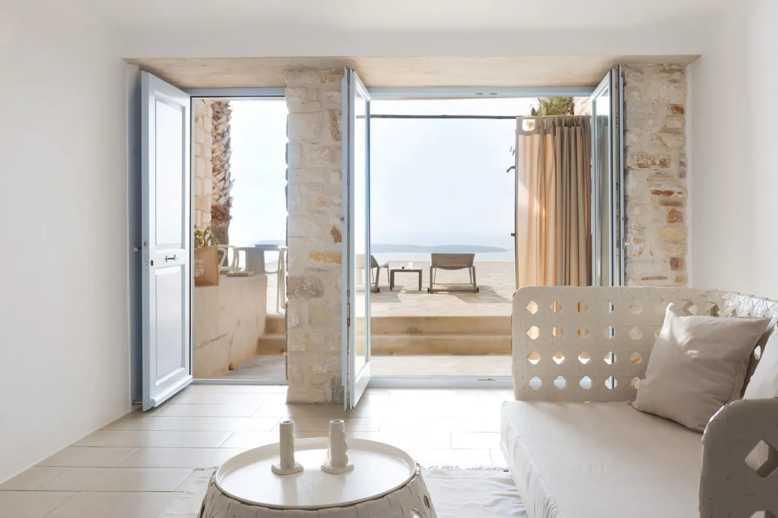 Calme Boutique Hotel Paros, Drios, Grčka — Grand Suite with Sea View