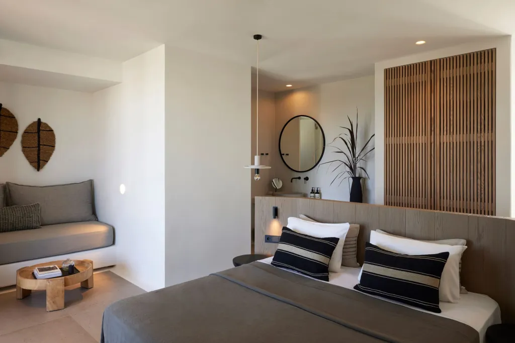 Cove Paros, Nausa, Grčka — Junior Suite with Pool View