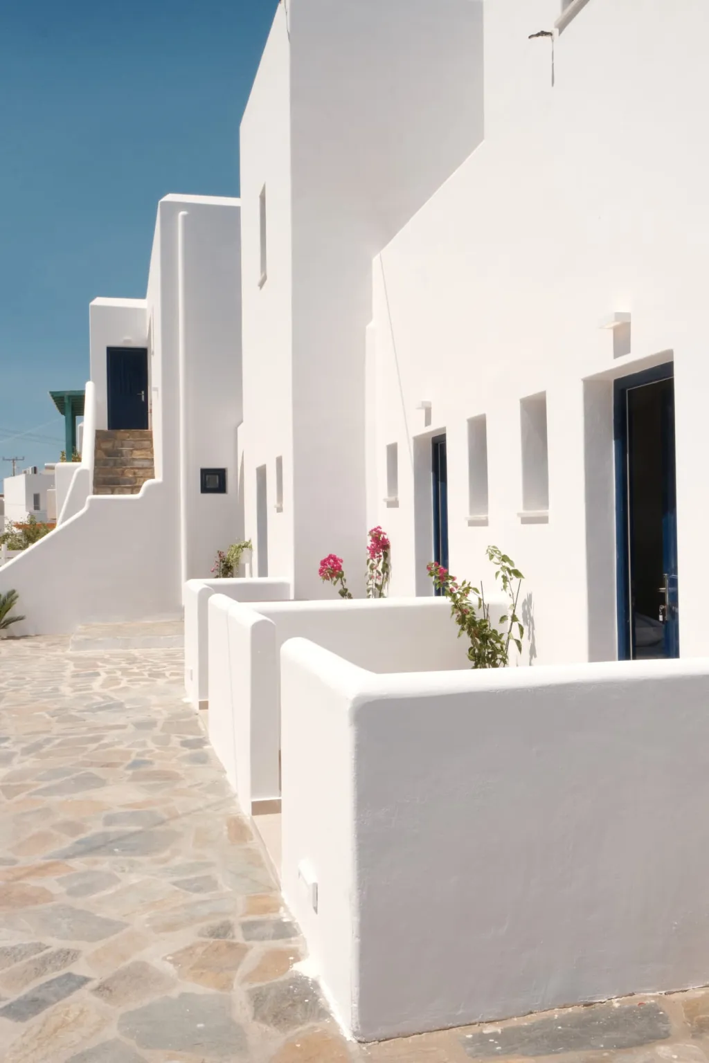 Cycladic Charm, Nausa, Grčka